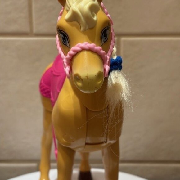Mattel Barbie Tawny Horse Palomino With Pink Saddle Blue Eyes 2013 - Picture 6 of 7